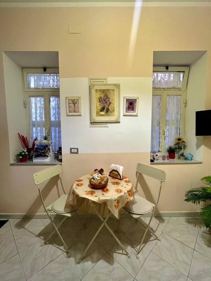 Vomero House With Free Parking 410 Cm Наполи Екстериор снимка